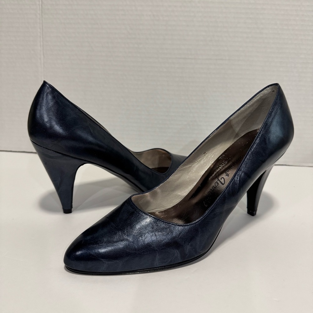 MARGARET JERROLD Navy Leather Pump Size 8-Made In Spain Vintage Pointed‎ Heel